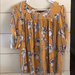 A Pea In The Pod blouse, size small